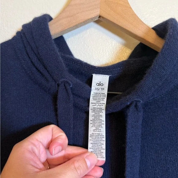 Alo Yoga Cashmere Jet Set Hoodie - Picture 4 of 6